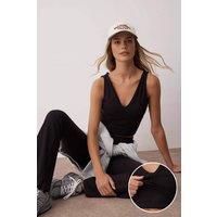 WOVCOR Women's Double-Layer Padded V-Neck Longline Sports Bra in Black | Size: Small