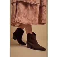 Oasis Women's Amber Real Suede Western Ankle Boots in Chocolate | Size: 6