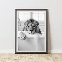 60 SECOND MAKEOVER Lion In The Bath Animal Print | Size: A3