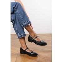 Where's That From Women's 'Juno' Classic Mary Jane Pumps in Black | Size: 5