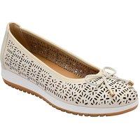 Lotus Women's 'Helen' Ballerina Shoes in Natural | Size: 4