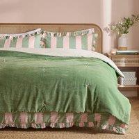 Wylder Edie 100% Cotton Velvet Bedspread in Green