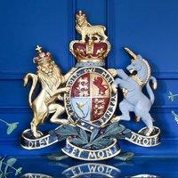 Madison & Mayfair Regal Heritage: Antique Large Coat of Arms Wall Plaque in Gold