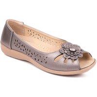 Chums Women's Flower Slip On Open Toe Sandal in Silver | Size: 4