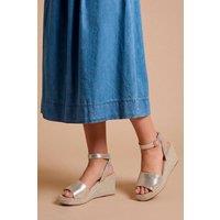 Dorothy Perkins Women's Wide Fit Rebekah Metallic Textile Peep Toe Espadrille Wedge Sandals in Gold | Size: 5