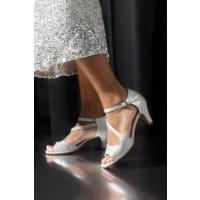 Where's That From Women's 'Devora' Cross Strap Mid Heel Sandals in Silver | Size: 4
