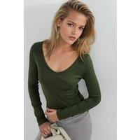 Busem Women's Fitted V-Neck Long Sleeve Blouse in Bottle Green | Size: Medium