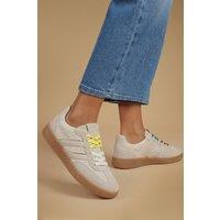 Oasis Women's Jamie Faux Suede Lace Up Trainers in Cream | Size: 6