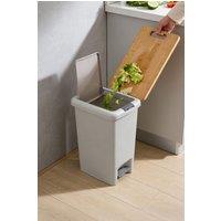 Living and Home 20/15/10/8 L Foot Pedal & Press-to-Open Plastic Trash Bin in White | Size: Medium