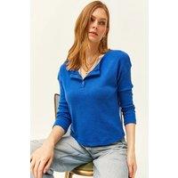 HOXTON GAL Women's Regular Fit Buttoned Fleece-Lined Loose Sweater in Royal | Size: Large/XL
