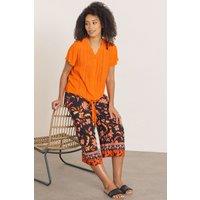 Klass. Women's Floral Printed Wide Leg Cropped Trousers in Black | Size: 20