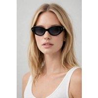 SVNX Classic Cat-Eye Sunglasses in Black