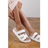 Where's That From Women's 'Alana' Chunky Link Detail Strap Sandal in White | Size: 7