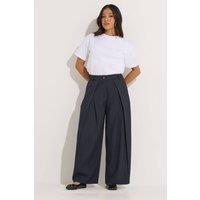 PixieGirl Women's Petite Pleated Wide Leg Trousers in Dark Navy | Size: 16S