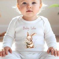Aye Do Gifts Girl's Personalised Daisy Bunny Baby Outfit - Baby Grow in White | Size: 0-3 m