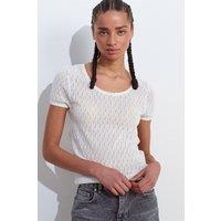 Dilvin Women's Textured Slim-fit Blouse With Bow Detail in White