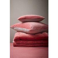 CHRISTY Luxury Quilted Velvet 'Jaipur' Throw in Dark Pink | Size: 140 cm x 200 cm