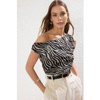 WOVCOR Women's Fitted Asymmetric Neck Sleeveless Stretch Knit Blouse | Size: Medium
