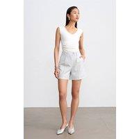 Dilvin Women's High-Waist Tailored Woven Shorts in Off-White | Size: Medium