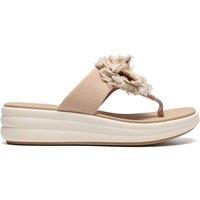 Clarks Women's Drift Rose Sand Flat Sandals, Flip Flops in Beige | Size: 5-Standard Fit