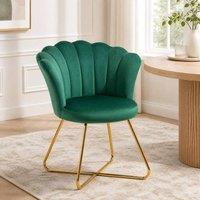 STILVORA Accent Chair with Scalloped Back in Green Velvet