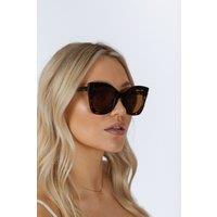 SVNX Women's Oversized Round Cat-Eye Sunglasses in Brown