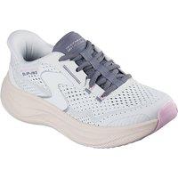 Skechers Women's Skech Cloud Plush Horizon Trainers in White | Size: 4