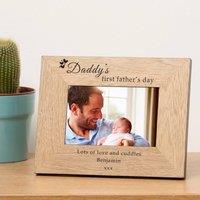 Uniqueful Men's Personalised Daddy's First Father's Day Wood Picture Frame 7 x 5 Dad in Brown