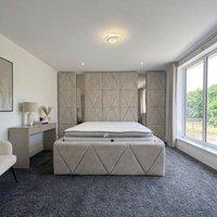 Stratus Interiors Bellagio Floor-to-Ceiling Diamond Panel Bed - Gas lift Ottoman Storage in Cream | Size: Small Double