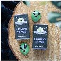 KDMD Set of 24 Green Alien Token Gifts with "I Believe in You" Packaging