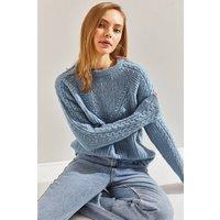 Bianco Lucci Women's Patterned Thick Crew Neck Sweater in Baby Blue