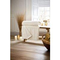 Deyongs Hockley Supersoft Fux Quilted Throw in Cream | Size: 130 cm x 150 cm