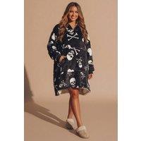 Femme Luxe Women's Black Skull Oversized Hug & Snug Blanket Hoodie - Pety