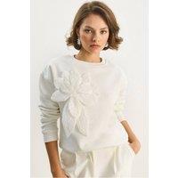 Bianco Lucci Women's Accessory Detailed Long Sleeve Crew Neck Sweatshirt in White | Size: Medium