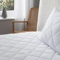 The Fine Bedding Company Anti Allergy Hypoallergenic Mattress Protector in White | Size: Single