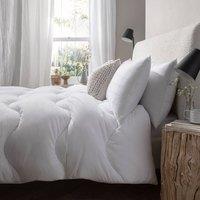 The Fine Bedding Company Anti Allergy 4.5 Tog Hypoallergenic Duvet in White | Size: Single