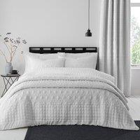 Billie White Bedspread