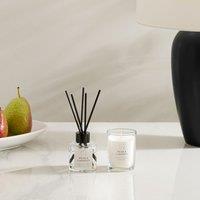 Pear & Gardenia Candle and Diffuser Gift Set