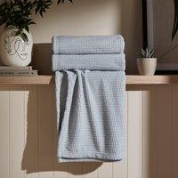 Mini Grid Fleece Throw Blanket 130cm x 180cm