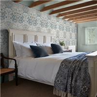 William Morris at Home Blackthorn Daydream Wallpaper