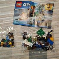 Lego City 60171 Mountain Fugitives New No box 2 figures sealed bags