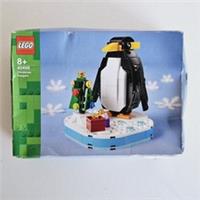 Lego Iconic Christmas Penguin (40498) - New & Boxed - Damaged Packaging