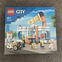 LEGO City Ice Cream Shop Set 60363 Retired Set - 1 Mini figure Missing