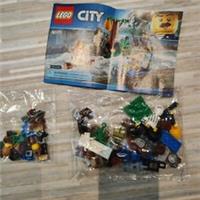Lego City 60171 Mountain Fugitives New No box 4 figures sealed bags
