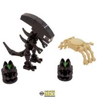 Alien Xenomorph and Facehugger | Custom kit made with Real LEGO