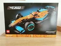 LEGO TECHNIC: McLaren Formula 1 Race Car (42141)