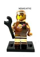 Spaceman Astronaut Gold Chrome Classic Minifigure