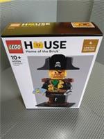 LEGO Promotional: A Minifigure Tribute (40504)