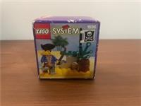 Lego vintage pirates 1696 Pirate Lookout Sealed Slight Box Wear Free P&P