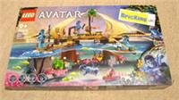 LEGO Avatar: Metkayina Reef Home set 75578 (creased box - new & sealed)